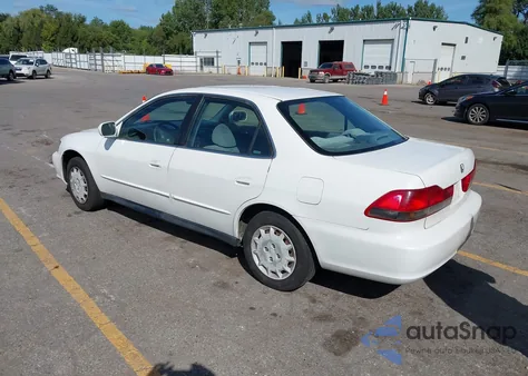 2001 Honda Accord 2.3 Lx from USA, damaged, VIN 1HGCG66571A023562